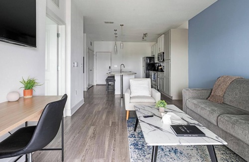 Venice Apartment | Landing | Stunning 1BD, Pool, Clubhouse