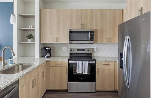 Anna Apartment | Landing | Stunning 1BD, Pool, Yoga Studio