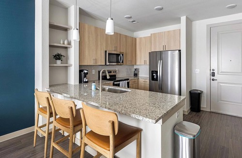 Anna Apartment | Landing | Stunning 1BD, Pool, Yoga Studio