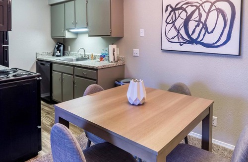 South Tulsa Apartment | Landing | Stunning 1BD, Pool, Clubhouse