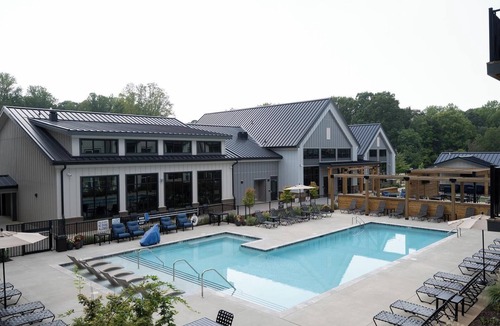 Huntersville Apartment | Landing | Stunning 1BD, Pool, Clubhouse