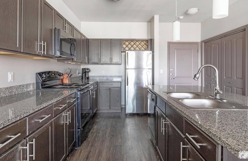 Fort Worth Apartment | Landing | Stunning 1BD, Pool, Rooftop Lounge