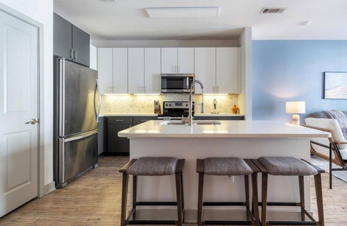 Fort Worth Apartment | Landing | Stunning 1BD in Downtown Fort Worth