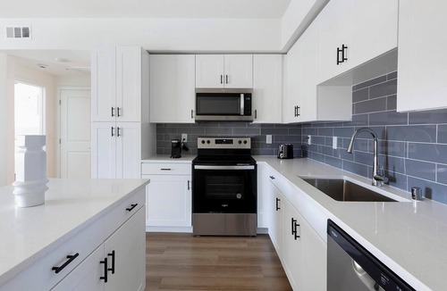 Townsite Apartment | Landing | Stunning 1BD, Pool, Rooftop Lounge