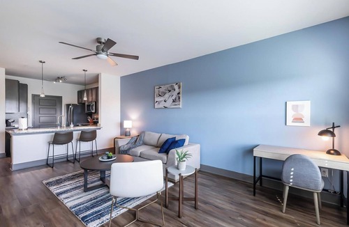 Hurstbourne Apartment | Landing | Stunning 1BD, Gym, Clubhouse