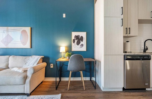 Tropic Apartment | Landing | Stunning 1BD, Pool, Courtyard