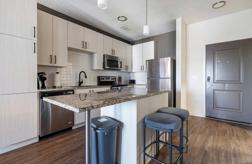 Tropic Apartment | Landing | Stunning 1BD, Pool, Courtyard