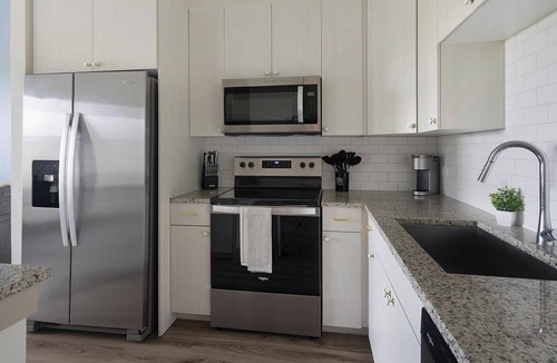 Addicks Apartment | Landing | Stunning 1BD, Yoga Studio, Gym