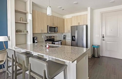Anna Apartment | Landing | Stunning 1BD, Yoga Studio, Pool