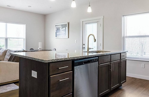 Cartersburg Apartment | Landing | Stunning 2BD, Courtyard, Gym