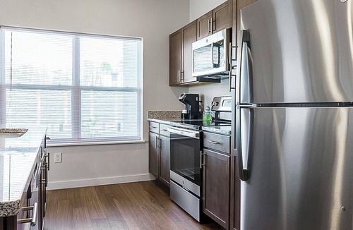 Cartersburg Apartment | Landing | Stunning 2BD, Courtyard, Gym