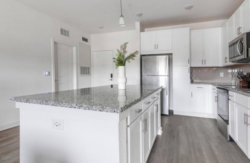 Northside Apartment | Landing | Stunning 2BD, Gym, Clubhouse
