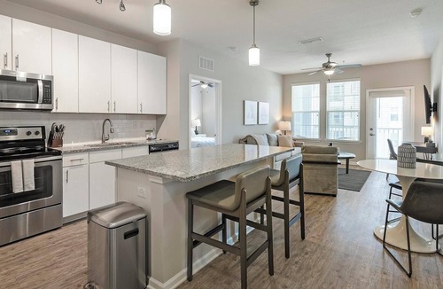 Land O' Lakes Apartment | Landing | Stunning 2BD, Pool, Gym