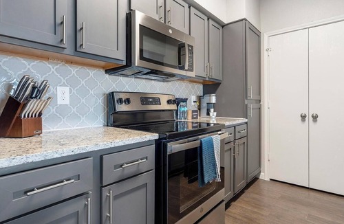 San Antonio Apartment | Landing | Stunning 2BD, Pool, Gym