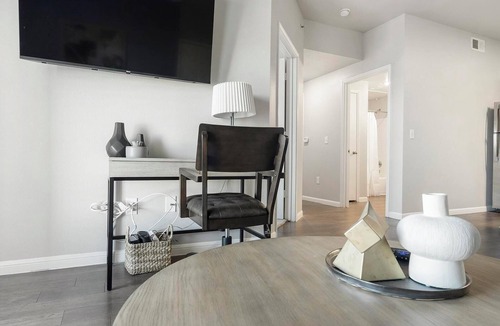 San Antonio Apartment | Landing | Stunning 2BD, Pool, Gym