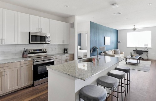 Fate Apartment | Landing | Stunning 2BD, Clubhouse, Pool