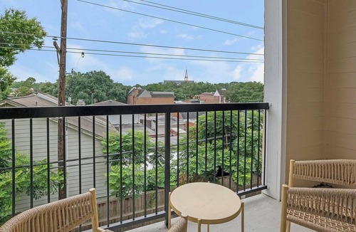 Nassau Bay Apartment | Landing | Stunning 2BD, Clubhouse, Pool