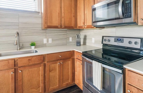 Central Business District Apartment | Landing | Stunning 2BD, Clubhouse, Courtyard