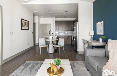Denton Apartment | Landing | Stunning 2BD, Clubhouse, Gym