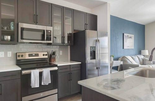 Denton Apartment | Landing | Stunning 2BD, Clubhouse, Gym