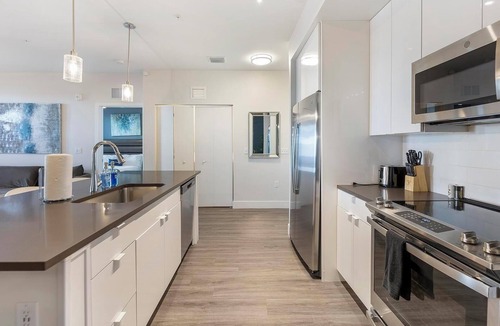 Port Tampa City Apartment | Landing | Stunning 2BD, Clubhouse, Gym