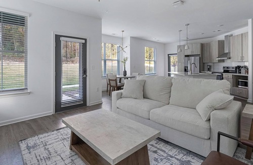 Sand Ridge Apartment | Landing | Stunning 2BD, Gym, Clubhouse