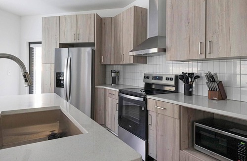 Sand Ridge Apartment | Landing | Stunning 2BD, Gym, Clubhouse