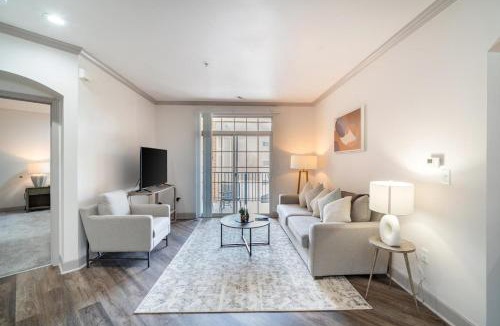 Corryville Apartment | Landing Stunning 2BD Gym Clubhouse