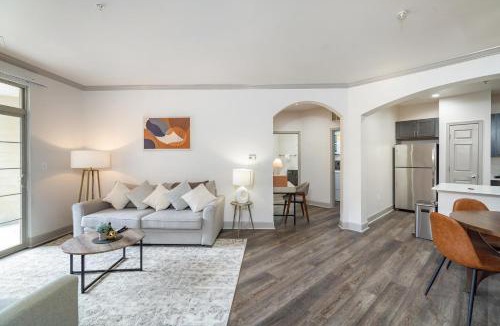 Corryville Apartment | Landing Stunning 2BD Gym Clubhouse