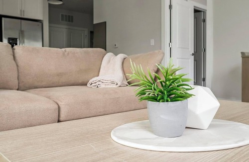 Matthews Apartment | Landing | Stunning 2BD, Gym, Pool