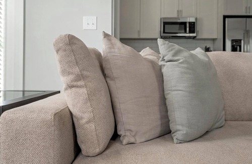Matthews Apartment | Landing | Stunning 2BD, Gym, Pool