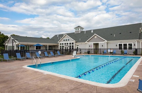 Vernon Apartment | Landing | Stunning 2BD, Game Room, Yoga Studio