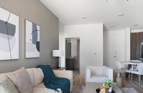 Garland Apartment | Landing | Stunning 2BD, Gym, Pool