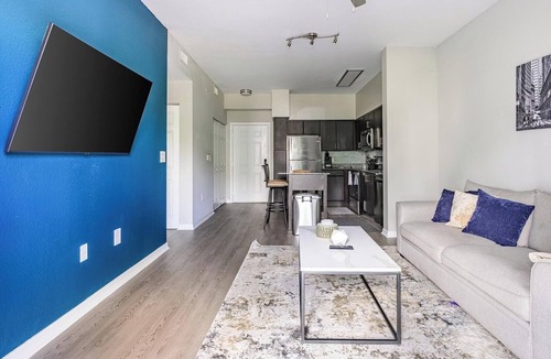 Miramar Apartment | Landing | Stunning 2BD, Gym, Clubhouse