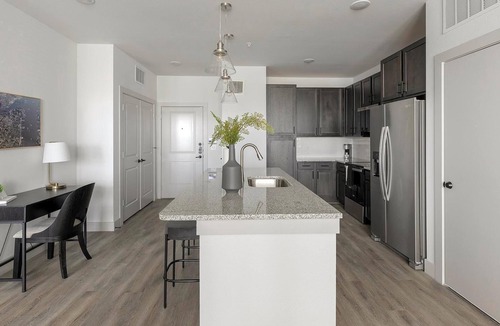 Corinth Apartment | Landing | Stunning 2BD in Corinth