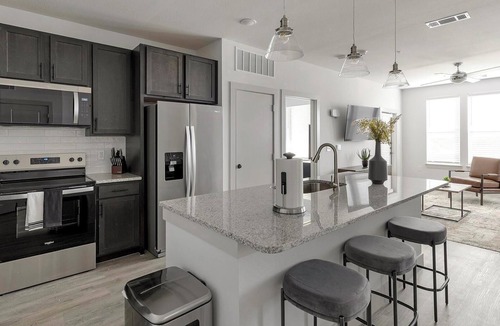 Corinth Apartment | Landing | Stunning 2BD in Corinth