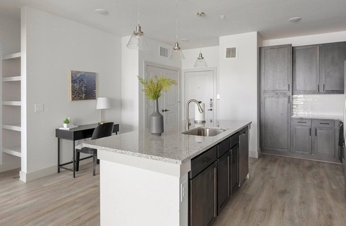 Corinth Apartment | Landing | Stunning 2BD in Corinth
