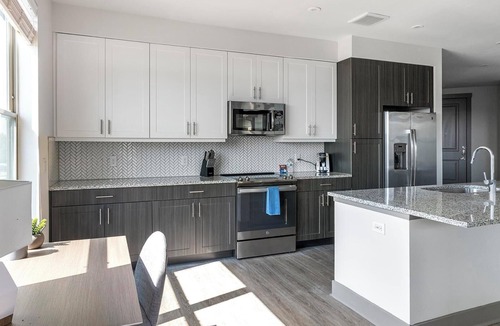McKinney Apartment | Landing | Stunning 2BD, Pool, Gym