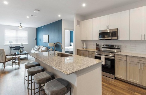 Fate Apartment | Landing | Stunning 2BD, Pool, Clubhouse
