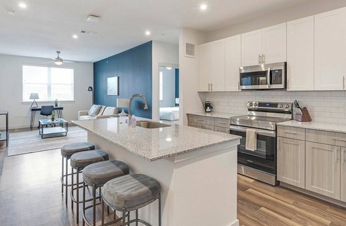 Fate Apartment | Landing | Stunning 2BD, Pool, Gym