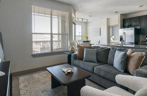 Spring Apartment | Landing | Stunning 2BD, Pool, Courtyard
