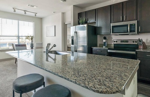 Spring Apartment | Landing | Stunning 2BD, Pool, Courtyard