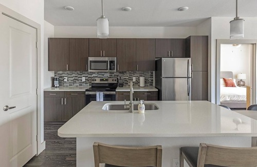 Vickery Meadow Apartment | Landing | Stunning 2BD, Pool, Gym