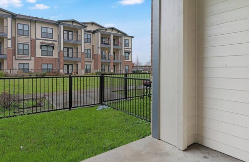 Katy Apartment | Landing | Stunning 2BD, Pool, Clubhouse