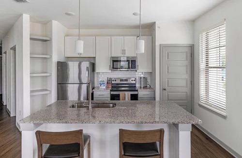 Sand Ridge Apartment | Landing | Stunning 2BD, Gym, Yoga Studio