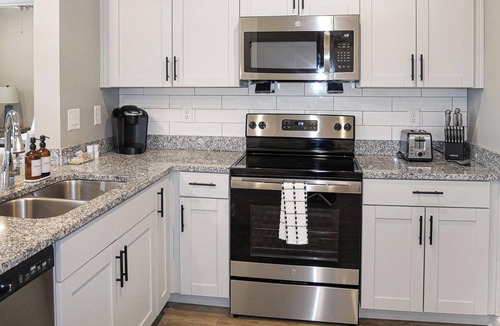 Fort Myers Apartment | Landing | Stunning 2BD, Gym, Pool