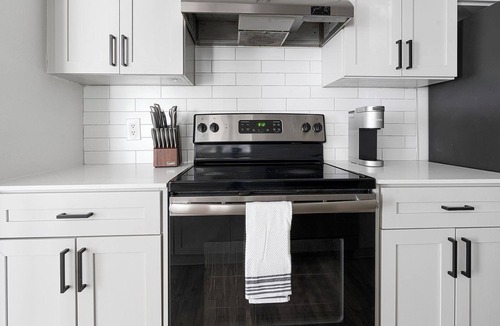 Fruitville Apartment | Landing | Stunning 2BD, Clubhouse, Gym