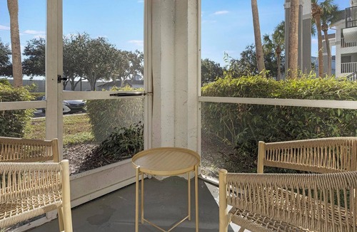 Fruitville Apartment | Landing | Stunning 2BD, Clubhouse, Gym