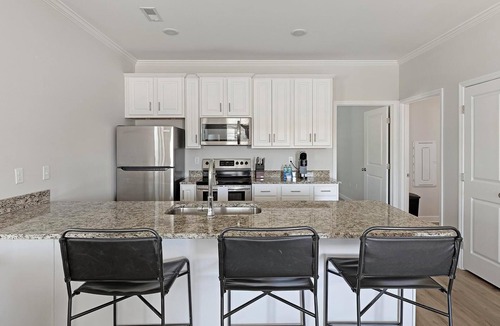 Huntsville Apartment | Landing | Stunning 2BD, Clubhouse, Pool