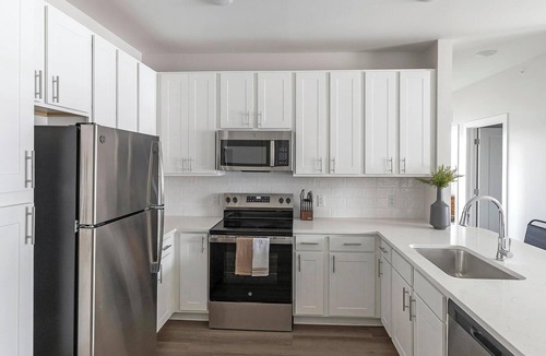 Belle Mina Apartment | Landing | Stunning 2BD, Gym, Clubhouse